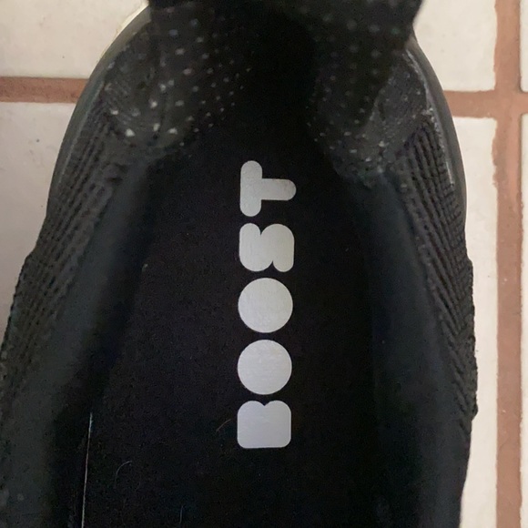 MEN’s Adidas SolarBoost size 9.5 (BLACK) - Picture 3 of 7